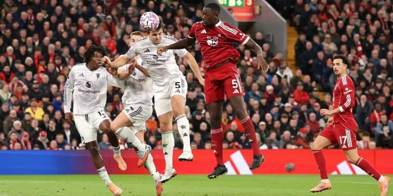 Soi kèo Manchester United và Liverpool - Vòng 35 Ngoại Hạng Anh