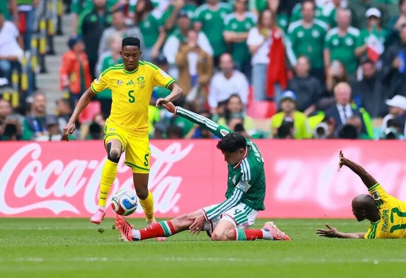 World Cup ngày càng khốc liệt với những cơn địa chấn