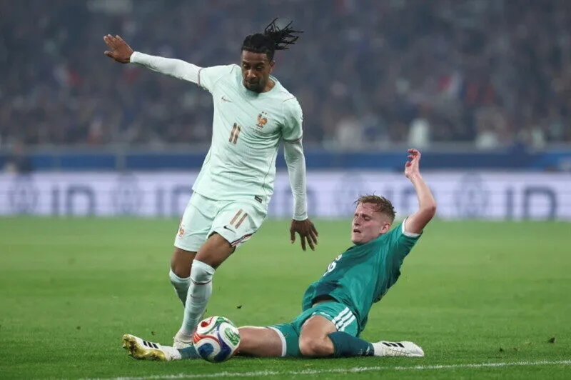 Michael Olise - Arjen Robben của bóng đá Pháp
