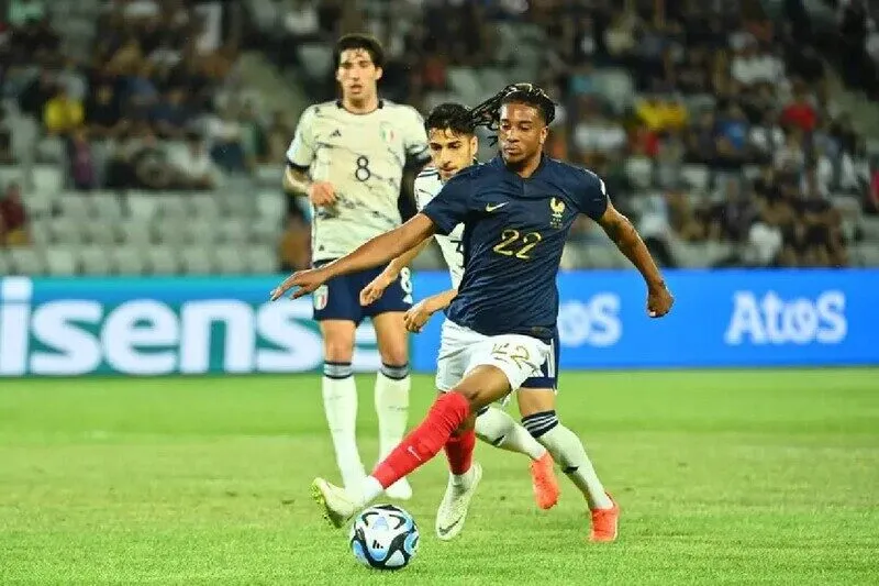 Những ngày khó khăn của Olise trong màu áo U21 Pháp